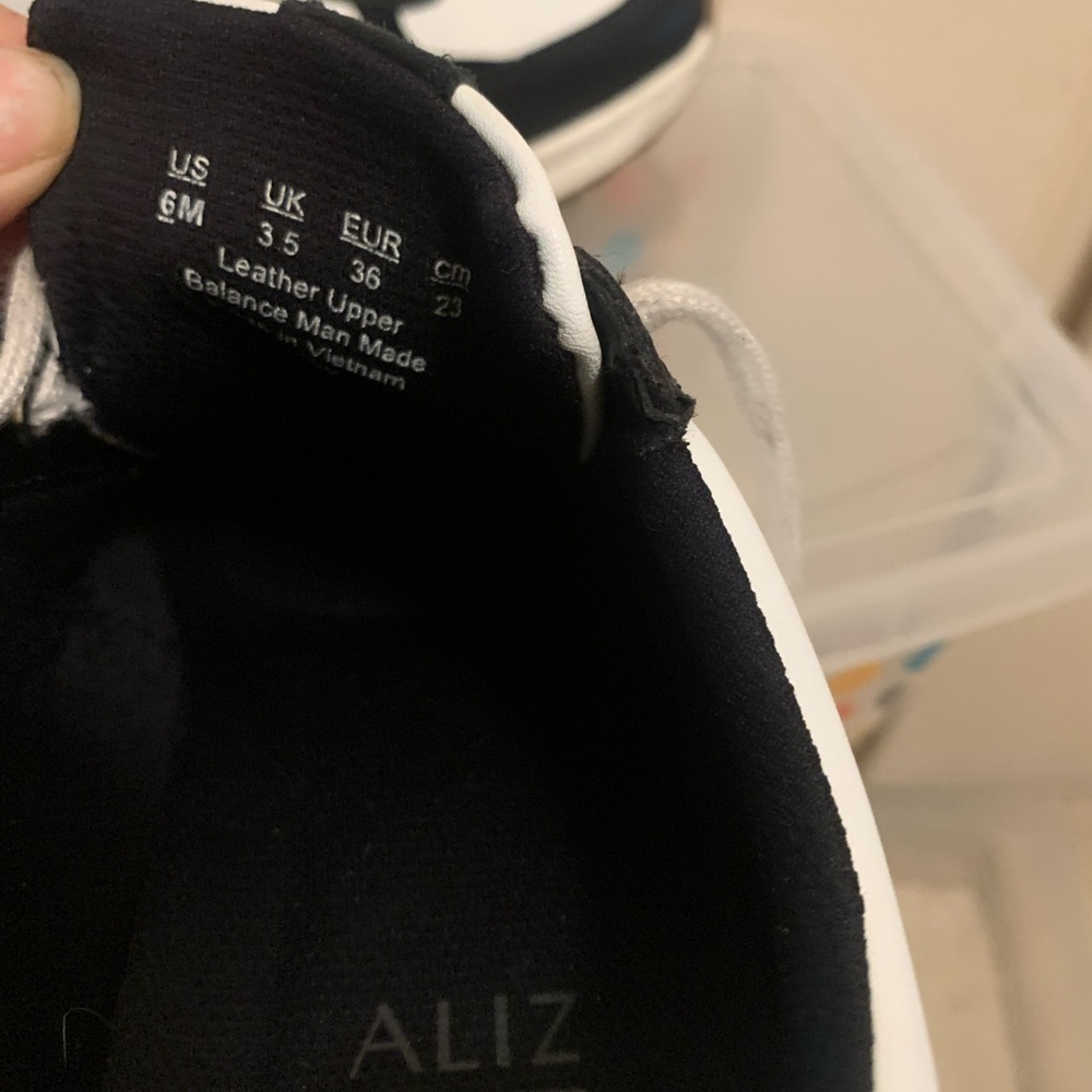 Naturalizer Monochrome Leather Sneakers